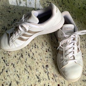 Adidas women’s leather shoe size 10 1/2 woman’s